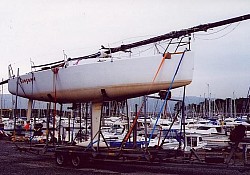 Notice how the 14 metre carbon fibre yacht mast is safely carried on top.
