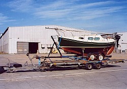 Probably the first Halman 20 to be imported into the UK from Canada, via Thamesport, Kent and transported to Cardiff Marina. Please note, all American...