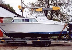 Scrolopax loaded at Huntingdon Marina to go to her new owner at Southampton